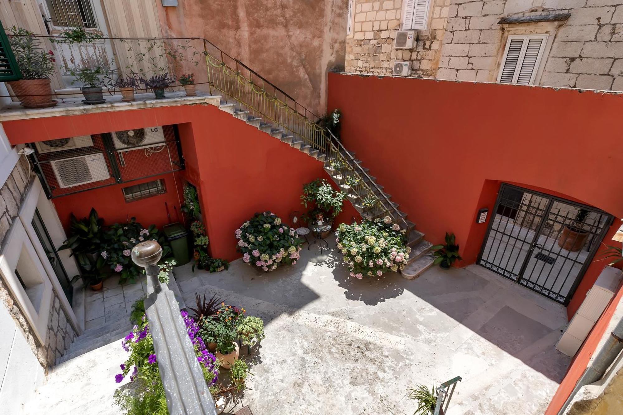 City Center Apartment Dvor Kalalarga Makarska Eksteriør bilde