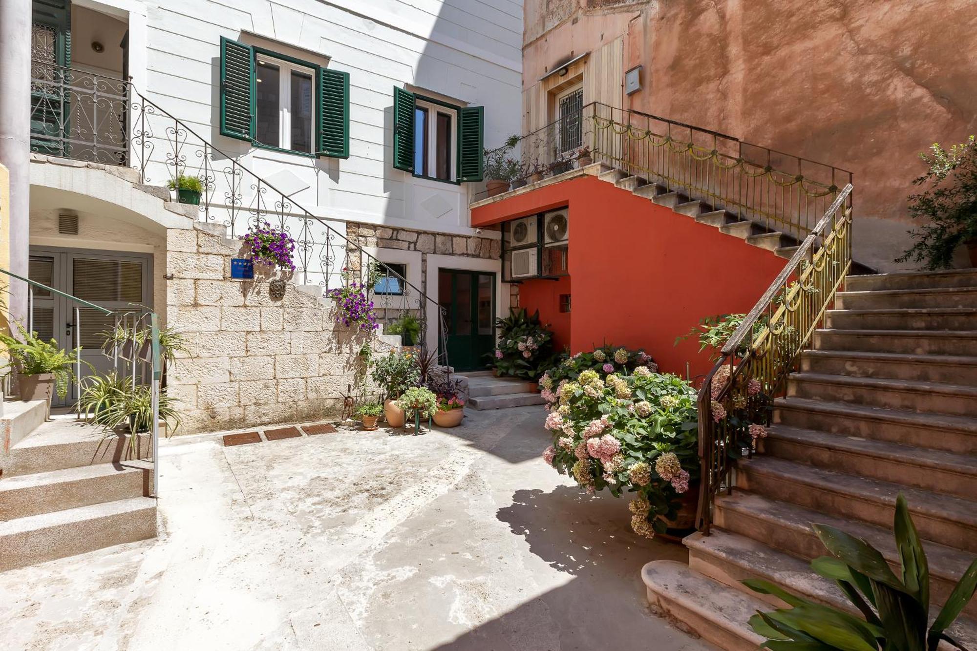 City Center Apartment Dvor Kalalarga Makarska Eksteriør bilde